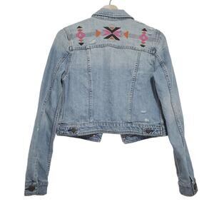 AEO | Distressed Embroiderd Fade Wash Denim Crop Jean Jacket